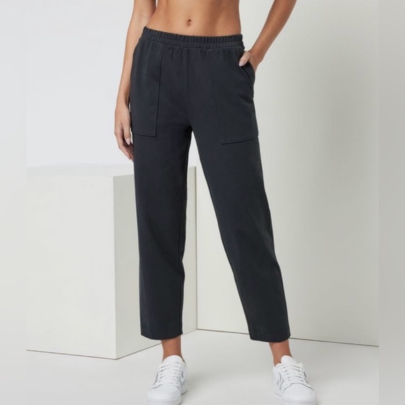 Vuori Pants - Vuori Black Cropped Utility Joggers